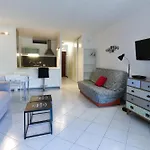 In With Ac Terrace & Pool - Benakey