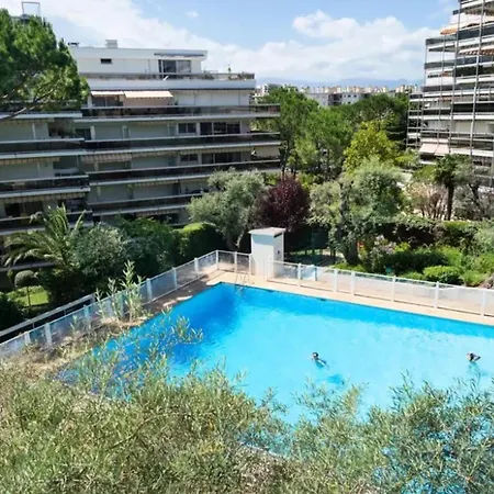 In With Ac Terrace & Pool - Benakey