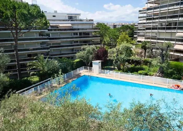 In With Ac Terrace & Pool - Benakey